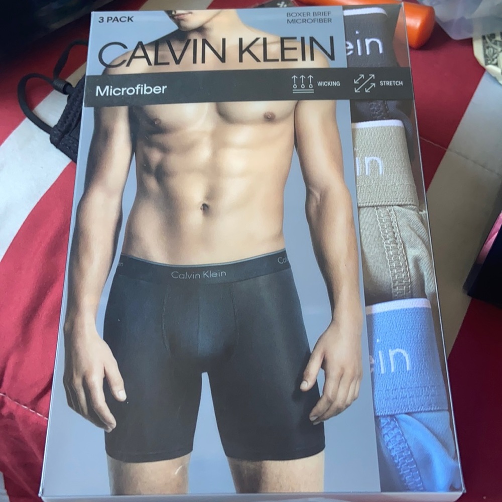 Men’s Calvin Klein Microfiber 3 Pack Boxer…